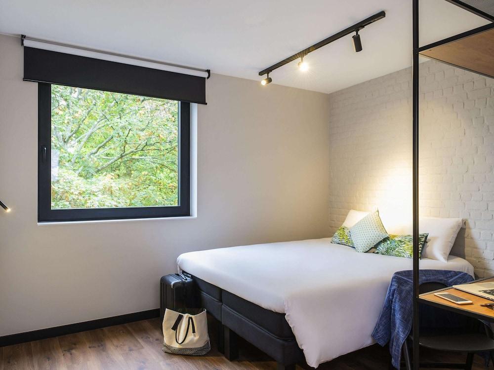 Ibis Brussels Centre Chatelain Hotel 3*
